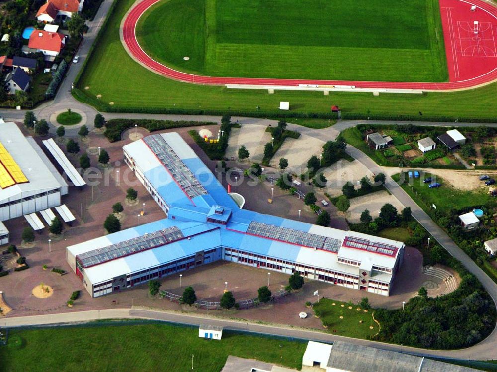 Aerial photograph Jessen - 27.08.2005 Jessen; Stadion Jahn-Sportanlage, Am Sportplatz 2, 06917 Jessen (Elster), Tennisanlage mit 4 Spielplätzen, Fußballplatz, Leichtathletikanlagen