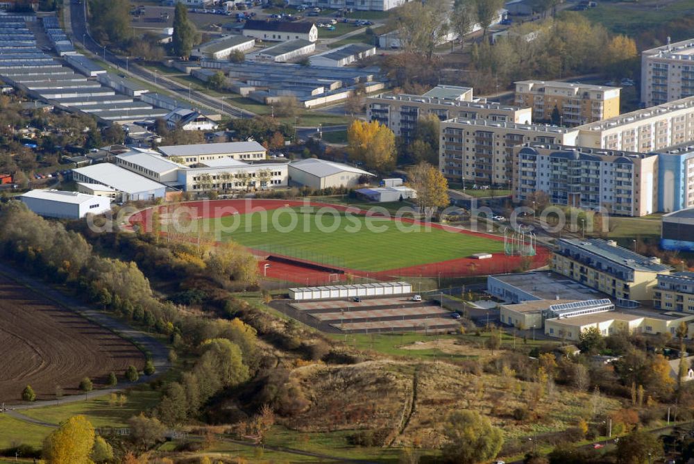 Aerial photograph Magdeburg - Blick auf den Sportplatz im Neuen Sülzeweg im Magdeburger Stadtteil Kannenstieg. Genutzt wird der Sportplatz vom Magdeburger Leichtathletikverein Einheit e.V.. Kontakt: Magdeburger Leichtathletikverein Einheit e.V., Neuer Sülzeweg 72 39128 Magdeburg, Tel. +49(0)391 2581220, Fax +49(0)391 2581220