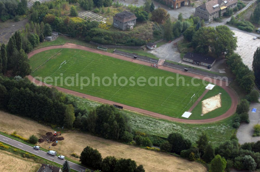 Aerial photograph Hettstedt - Blick auf den Sportplatz am Silbergrund in Hettstedt. Stadtverwaltung: Markt 1 - 3, 06333 Hettstedt, Tel. (0)3476 801 0, Fax +49 (0)3476 801 165, EMail stadt.hettstedt@hettstedt.de