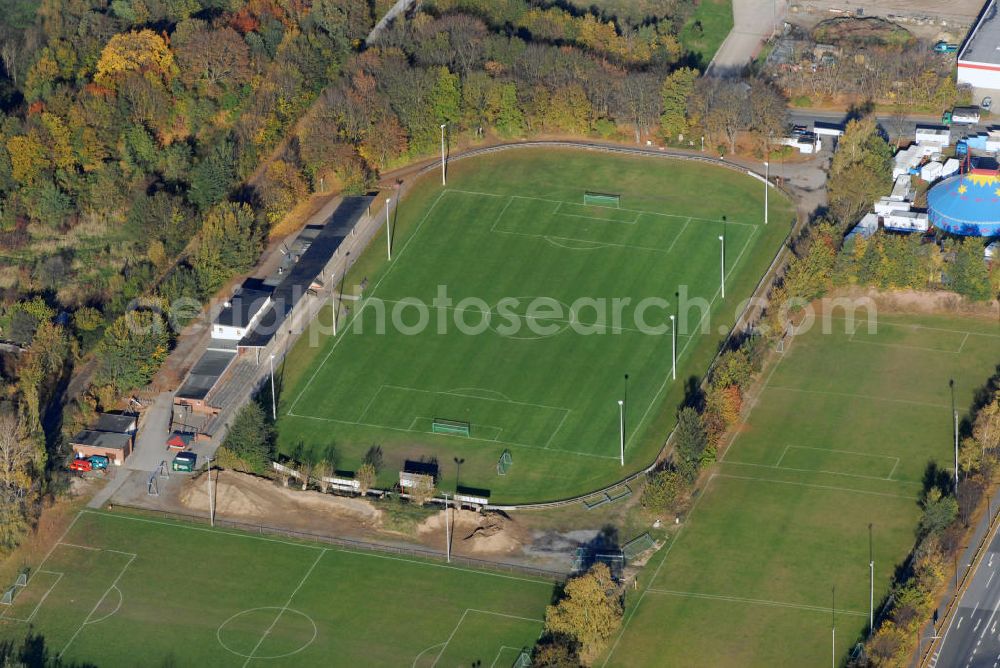 Aerial photograph Peine - Blick auf den Sportplatz des VfB Peine. Kontakt: VfB Peine von 1904, Am VfB Platz 2 31226 Peine, Tel. +49(0)5171 52488, +49(0)5171 590 440, Fax +49(0)5171 590 220, Email: vfbpeine@t-online.de