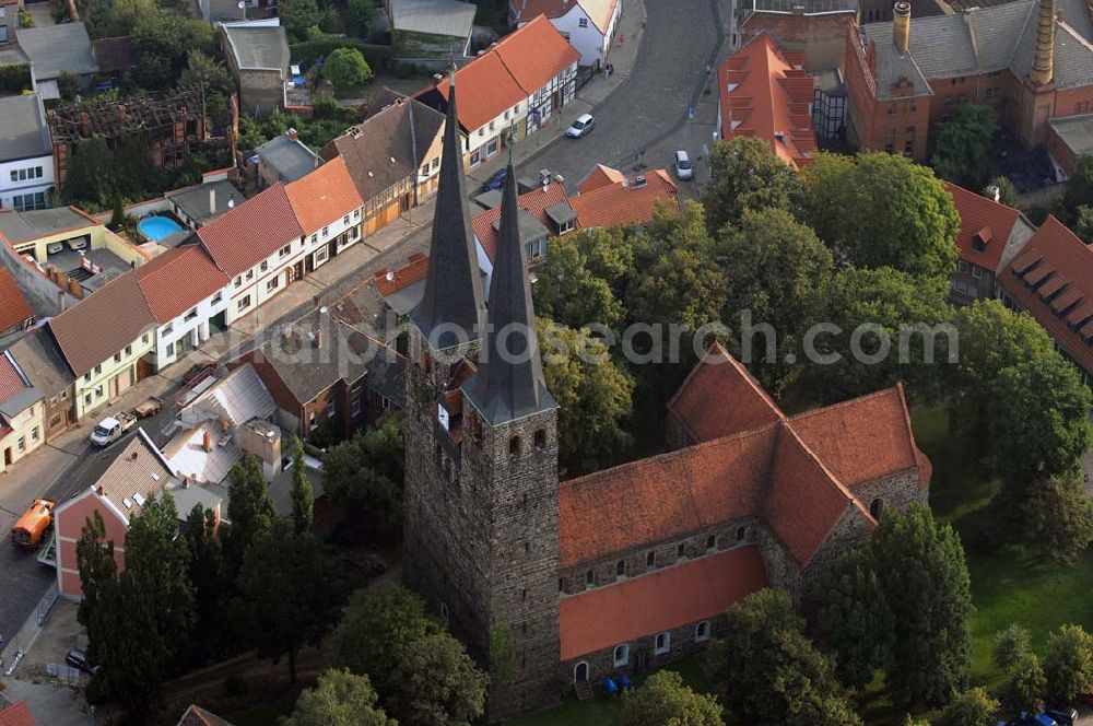 Aerial photograph Burg - Blick auf die St.Nicolai Kirche. Sie ist eine der Kirchen, die zur Straße der Romanik zählt. Diese Straße verbindet die Dome, Burgen, Klöster und Kirchen, die in der Zeit vom 10. bis Mitte des 13. Jahrhundert entstanden, und somit ein Zeichen der Christianisierung sind.