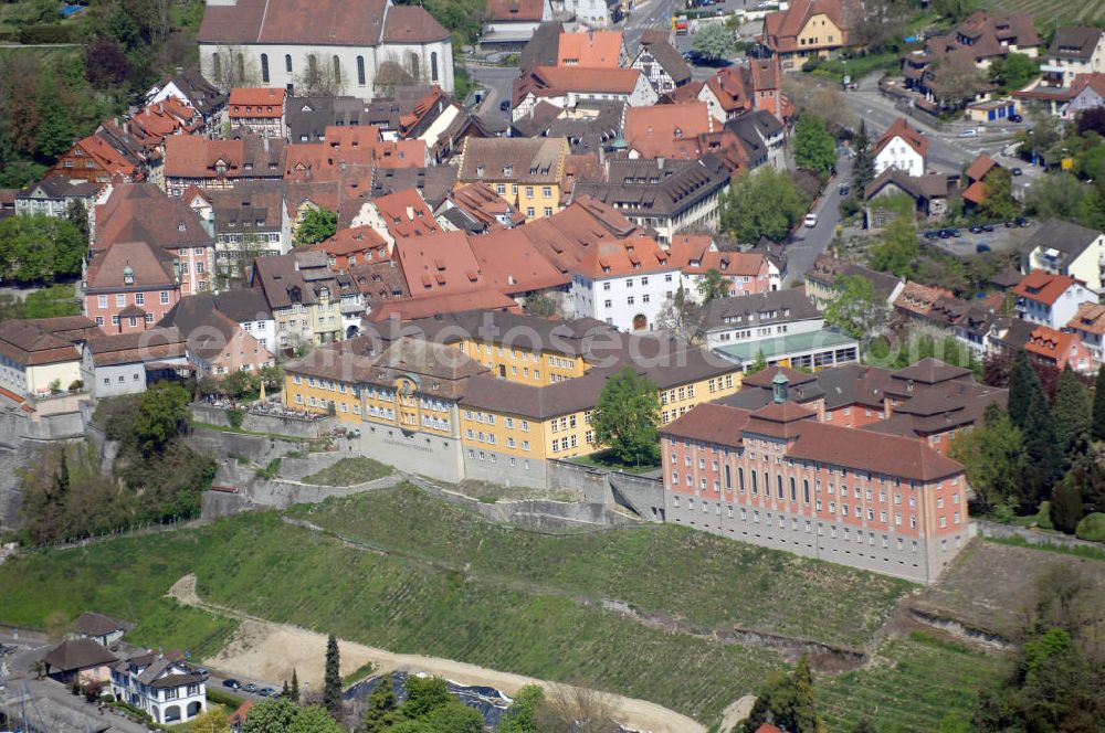 Aerial image Meersburg - Blick auf das Staatsweingut Meersburg und das Schloss Meersburg. Kontakt: Staatsweingut Meersburg, Seminarstraße 6, 88709 Meersburg, Tel. +49 (0)7532-4467-44 Fax +49 (0)7532-4467-47, E-Mail: info@staatsweingut-meersburg.de; Kontakt: Neues Schloss Meersburg, Schlossplatz 12, 88709 Meersburg, Tel. +49 (0)7532 440400