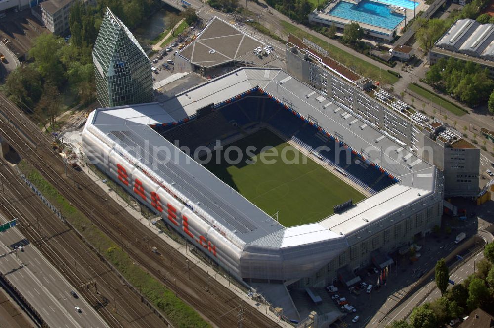 Basel from the bird's eye view: Der St. Jakob-Park (früher St. Jakob-Stadion, lokal Joggeli genannt) ist zur Zeit das grösste Fussballstadion der Schweiz und ist Teil des Sportzentrum St. Jakob. Es ist das Heimstadion des Fussballclub Basel (FCB). Es wurde von den Architekten Herzog & de Meuron von 1999 bis 2001 erstellt und hat ein Fassungsvermögen von 38500 Sitzplätzen. Es ist Austragungsort und Eröffnungsort der Europameisterschaft 2008. Zum St. Jakob-Park gehört auch der neu erbaute St.Jakob Turm mit Glasfassade.