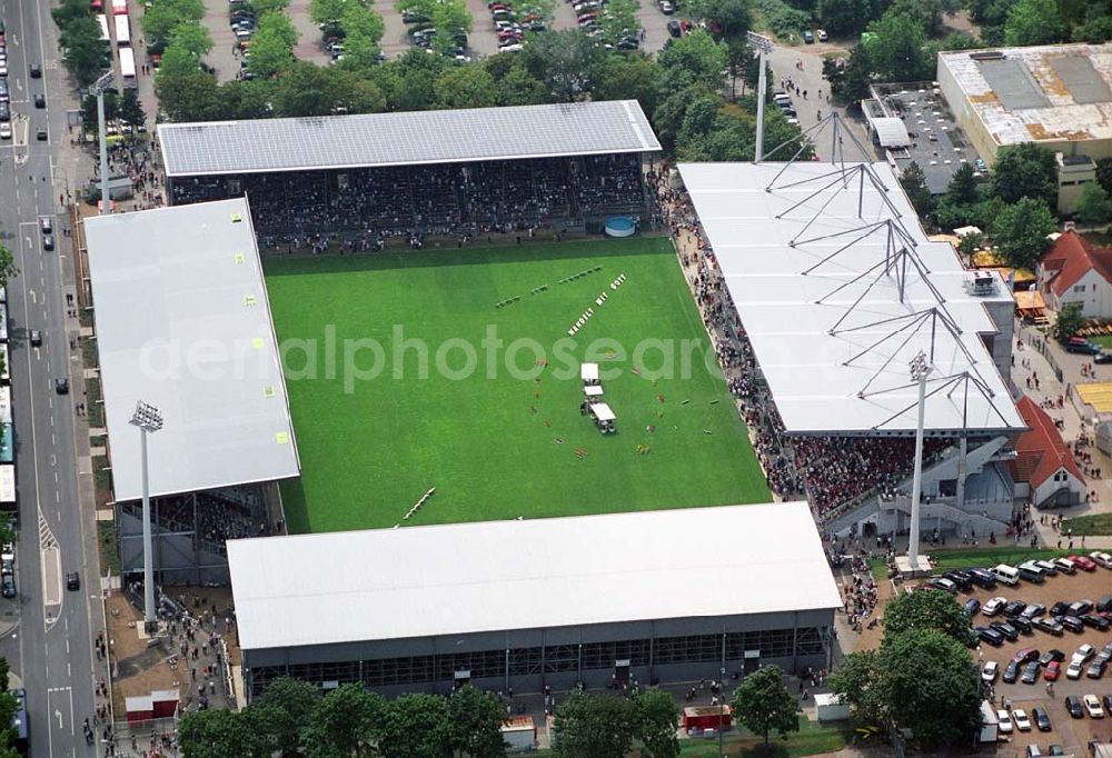 Mainz from the bird's eye view: 24.07.2004 Blick auf das Stadion in Mainz Stadion am Bruchweg Dr.-Martin-Luther-King-Weg , 55122 Mainz 1. FSV Mainz05 Telefon: 06131-37 55 00, Telefax: 06131-37 55 033 info@mainz05.de,