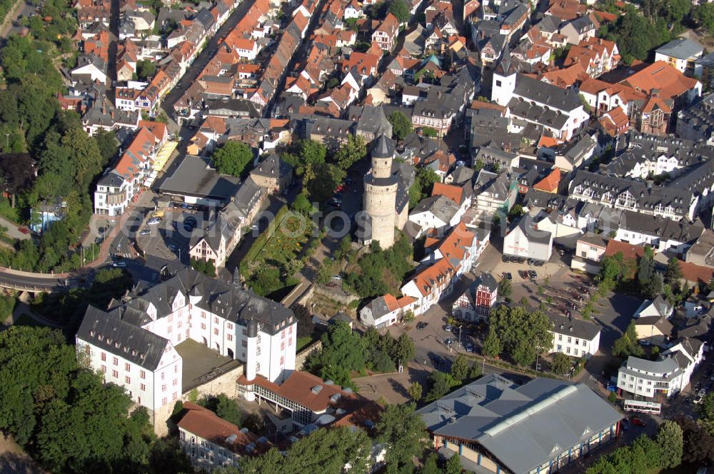 Idstein from the bird's eye view: Blick auf die Stadt Idstein. Idstein ist eine Stadt im Rheingau-Taunus-Kreis in Hessen, Deutschland. Sie liegt im Taunus nördlich von Wiesbaden. Wahrzeichen der Stadt ist der Hexenturm aus dem 12. Jahrhundert. Kontakt: Stadtverwaltung Idstein, Rathaus, König-Adolf-Platz 2, 65510 Idstein, Tel. +49 (0)6126 78 0, Fax +49 (0)6126 78 815