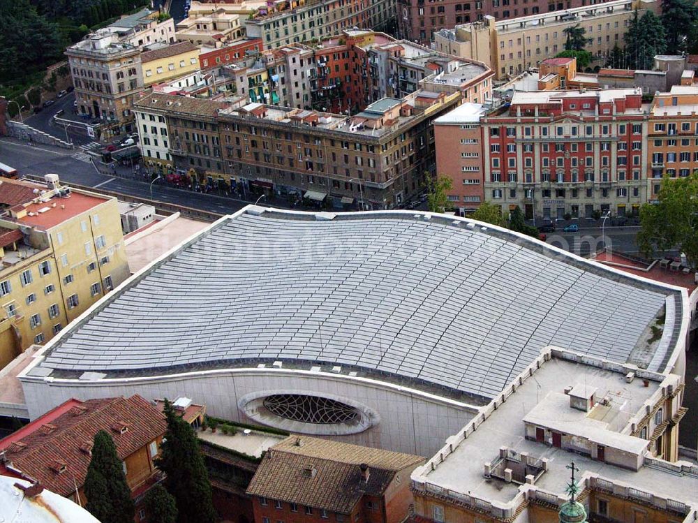 Aerial image Rom - 24.09.2005 Rom; Rom (Italienisch: Roma) ist eine Stadt mit 2.553.873 Einwohnern an den Ufern des Flusses Tiber. In der Antike war sie das Zentrum des Römischen Reiches und seit 1871 ist sie die Hauptstadt Italiens. Darüber hinaus ist sie Verwaltungssitz der Region Latium und der Provinz Rom.