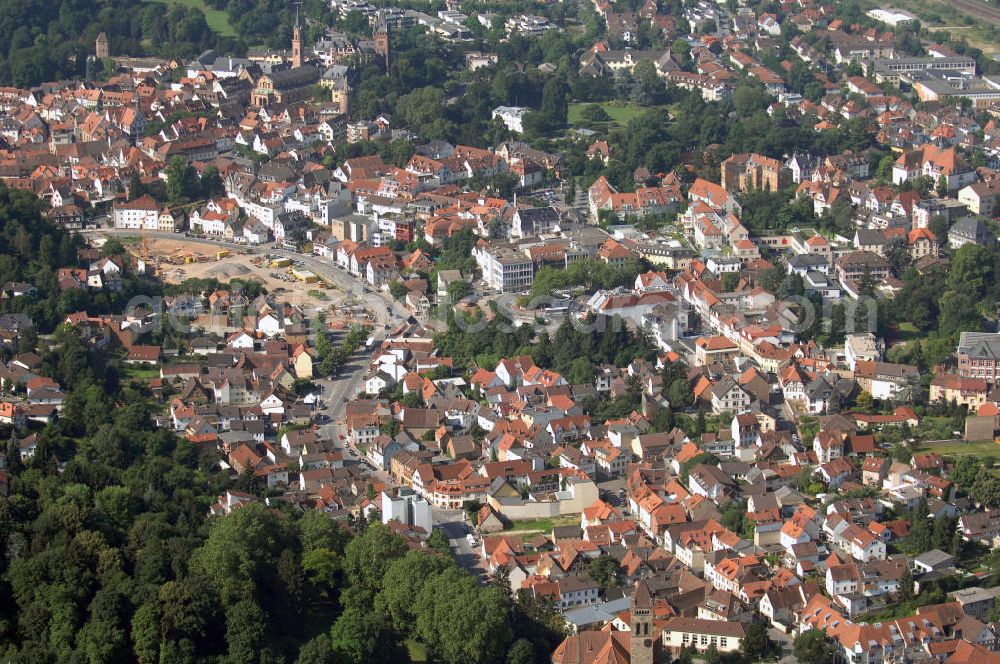 Weinheim from above - Blick auf die Stadt Weinheim. Sie lieg nordöstlich von Mannheim an der Bergstraße im sogenannten Rhein-Neckar-Dreieck. Wegen ihrer beiden Wahrzeichen, der Ruine Windeck und der Wachenburg, trägt sie den Beinamen „Zwei-Burgen-Stadt“. Kontakt: Stadt Weinheim, Obertorstr. 9, 69469 Weinheim, Tel. +49 (0)6201 82 0, Fax +49 (0)6201 82 268, rathaus@weinheim.de