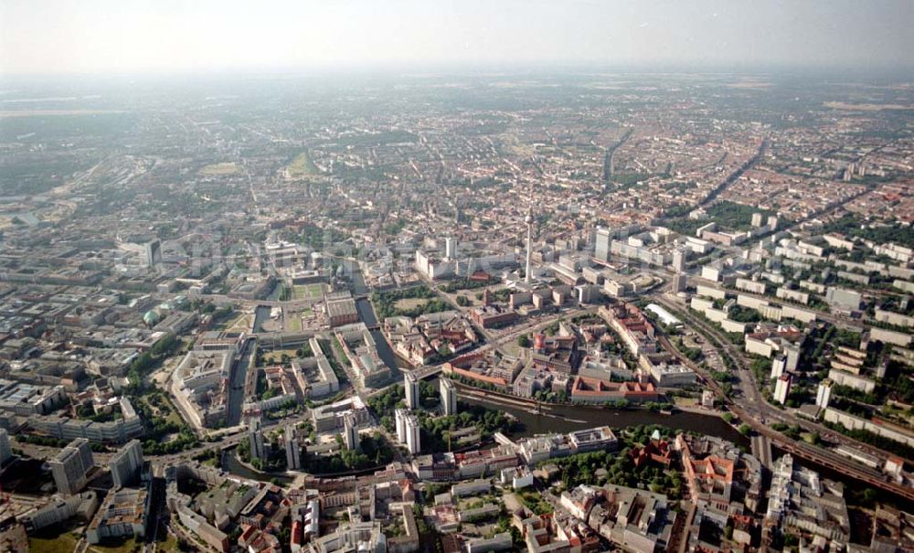 Aerial photograph Berlin - Blick auf den Stadtbezirk Mitte (Im Vordergrund die Wallstraße). 08.07.02