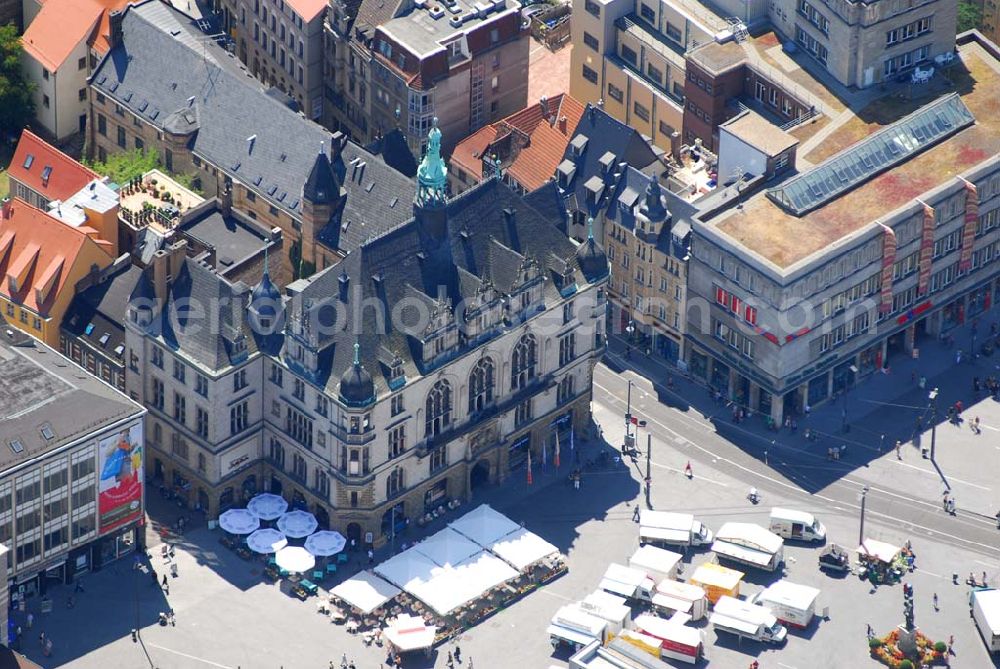 Aerial image Halle/Saale - Blick auf die die Altstadt von Halle mit dem Roten Turm und der Marienkirche