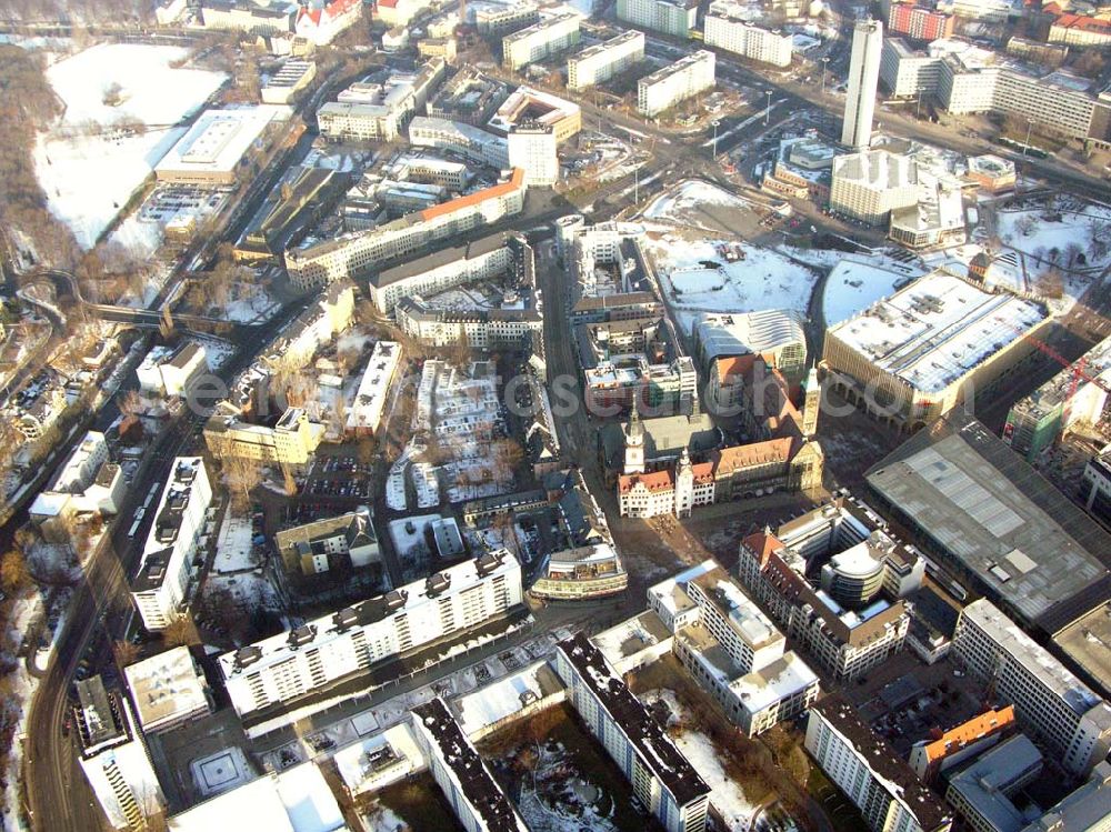 Aerial photograph Chemnitz / Sachsen - 15.01.2006 Chemnitz:Stadtzentrum mit dem Markt, Opernhaus und der Kirche in der Chemnitzer Altstadt. Mit im Bild die Einkaufsgalerie Roter Turm der Sachsenbau Beteiligungsgesellschaft mbH & Co KG.