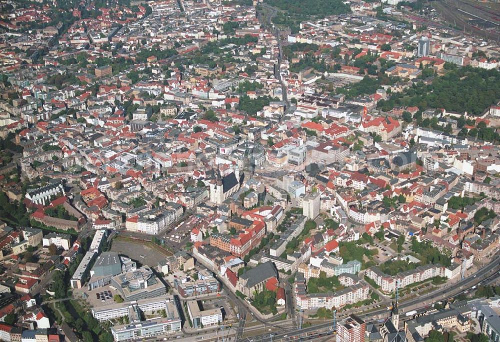 Halle (Sachsen-Anhalt) from the bird's eye view: Blick auf das Stadtzentrum von Halle