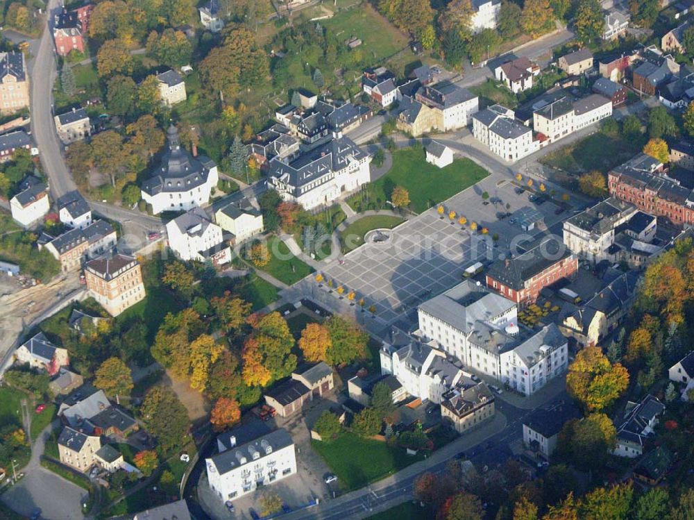 Aerial photograph Klingenthal ( Sachsen ) - Blick auf das Stadtzentrum von Klingenthal mit der Rundkirche Zum Friedefürst und dem Rathaus Stadtverwaltung; Tel: 03 74 67 / 61 - 0; Mail: stadt@klingenthal.de