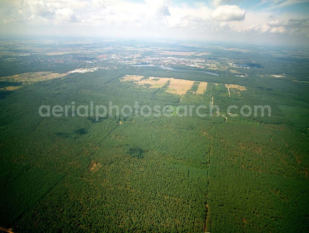 Aerial photograph Lehnitz - Blick auf den ehemaligen Truppenübungsplatz Lehnitz bei Oranienburg. das Gelände wurde unlängst von der Bundeswehr an die Bundesanstalt für Immobilienaufgaben übertragen und soll nun einer neuen Verwendung und Renaturisierungsmaßnahmen zugeführt werden.