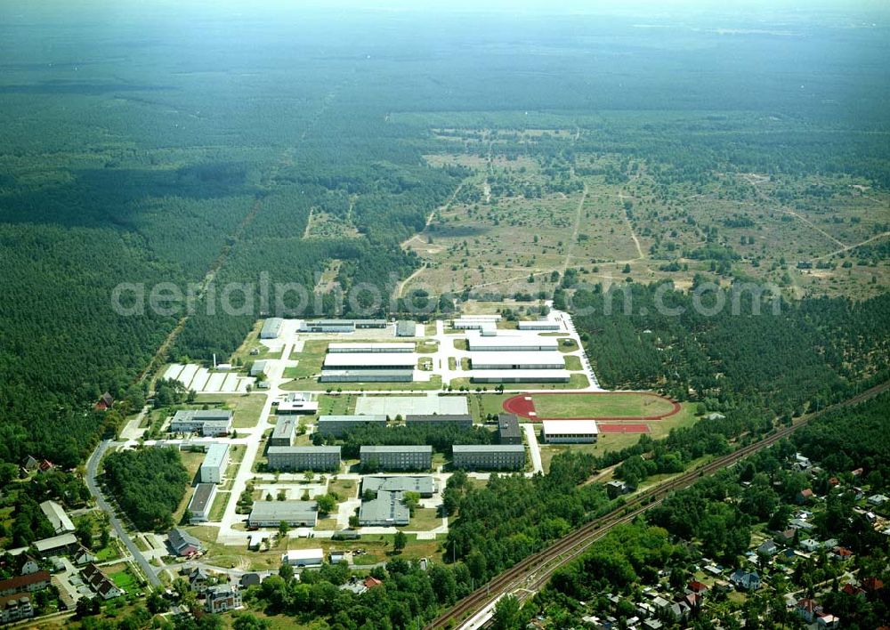 Lehnitz from the bird's eye view: Blick auf den ehemaligen Truppenübungsplatz Lehnitz bei Oranienburg. das Gelände wurde unlängst von der Bundeswehr an die Bundesanstalt für Immobilienaufgaben übertragen und soll nun einer neuen Verwendung und Renaturisierungsmaßnahmen zugeführt werden.