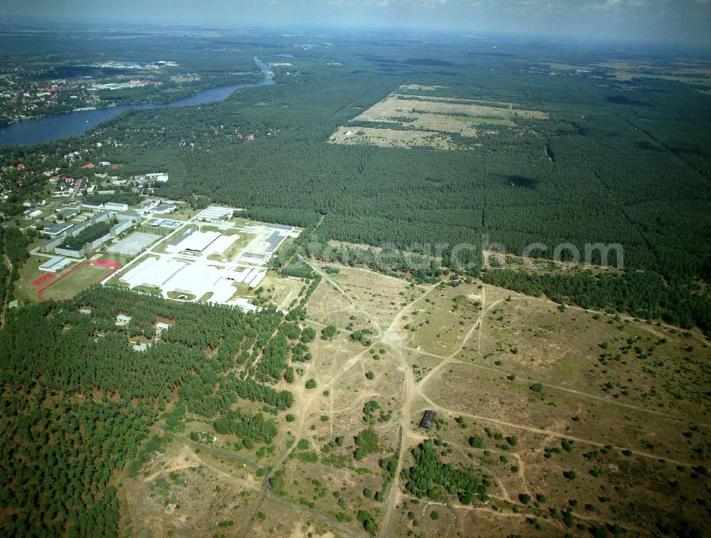 Lehnitz from the bird's eye view: Blick auf den ehemaligen Truppenübungsplatz Lehnitz bei Oranienburg. das Gelände wurde unlängst von der Bundeswehr an die Bundesanstalt für Immobilienaufgaben übertragen und soll nun einer neuen Verwendung und Renaturisierungsmaßnahmen zugeführt werden.