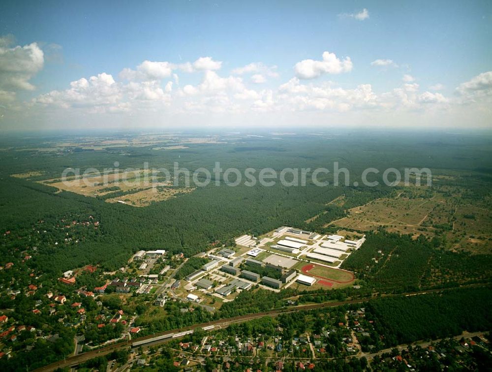 Lehnitz from the bird's eye view: Blick auf den ehemaligen Truppenübungsplatz Lehnitz bei Oranienburg. das Gelände wurde unlängst von der Bundeswehr an die Bundesanstalt für Immobilienaufgaben übertragen und soll nun einer neuen Verwendung und Renaturisierungsmaßnahmen zugeführt werden.