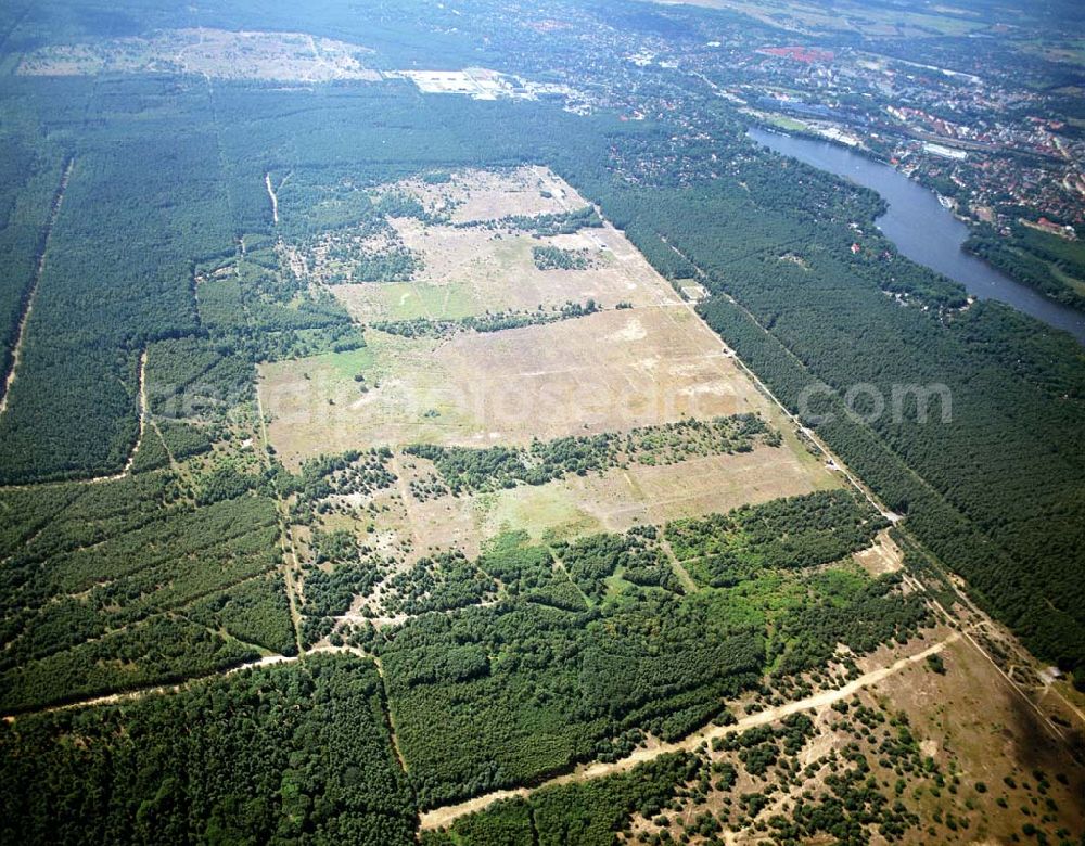 Aerial photograph Lehnitz - Blick auf den ehemaligen Truppenübungsplatz Lehnitz bei Oranienburg. das Gelände wurde unlängst von der Bundeswehr an die Bundesanstalt für Immobilienaufgaben übertragen und soll nun einer neuen Verwendung und Renaturisierungsmaßnahmen zugeführt werden.