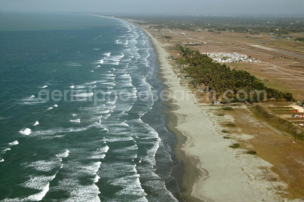 Aerial photograph Lingayen - Blick auf den Strand von Mabini. Aufgrund des weißen Strandes ist die Region von Mabini und Lingayen sehr beliebt bei Touristen. View on Mabini beach. Because of the white beach the region around Mabini and Lingayen is very popular with tourists.