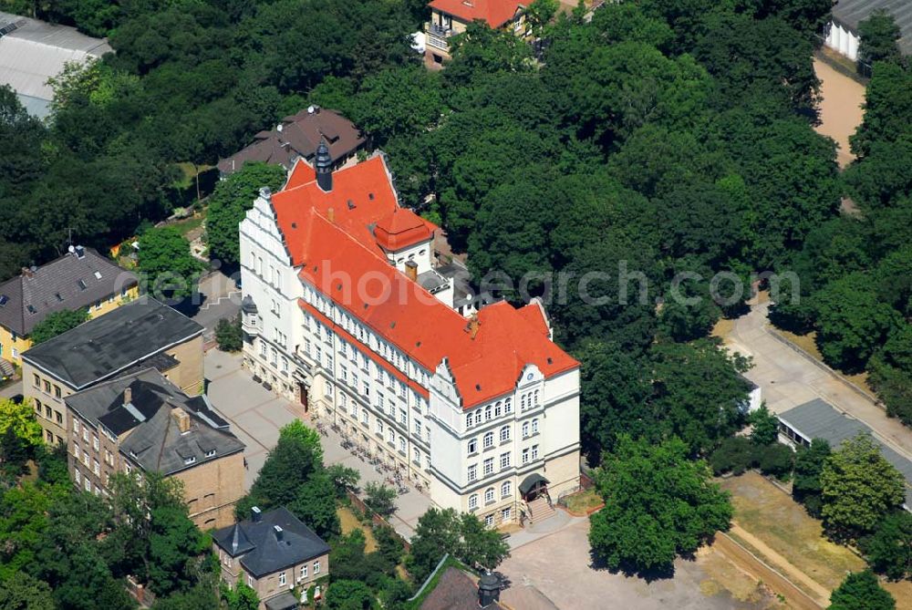 Aerial image Halle/Saale - Blick auf das Thomas-Müntzer-Gymnasium in der Friedenstraße in Halle-Giebichenstein