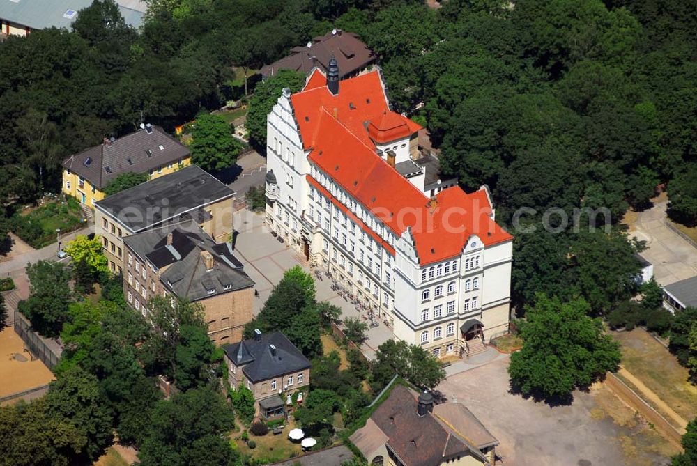 Aerial photograph Halle/Saale - Blick auf das Thomas-Müntzer-Gymnasium in der Friedenstraße in Halle-Giebichenstein