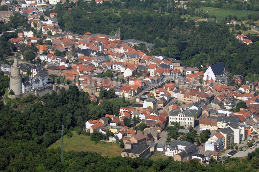 Aerial image Weida - Blick auf die thüringische Stadt Weida. Weida befindet am östlichen Rand des Freistaates Thüringen im Tal zwischen bewaldeten Bergen wo der Fluss Auma in die Weida mündet. Bedeutendste Sehenswürdigkeit Weidas ist die Osterburg. Kontakt: Weida-Information, 07570 Weida, Markt 1, Tel. +49 (0)36603 6 11 96, eMail Weida-Information@web.de