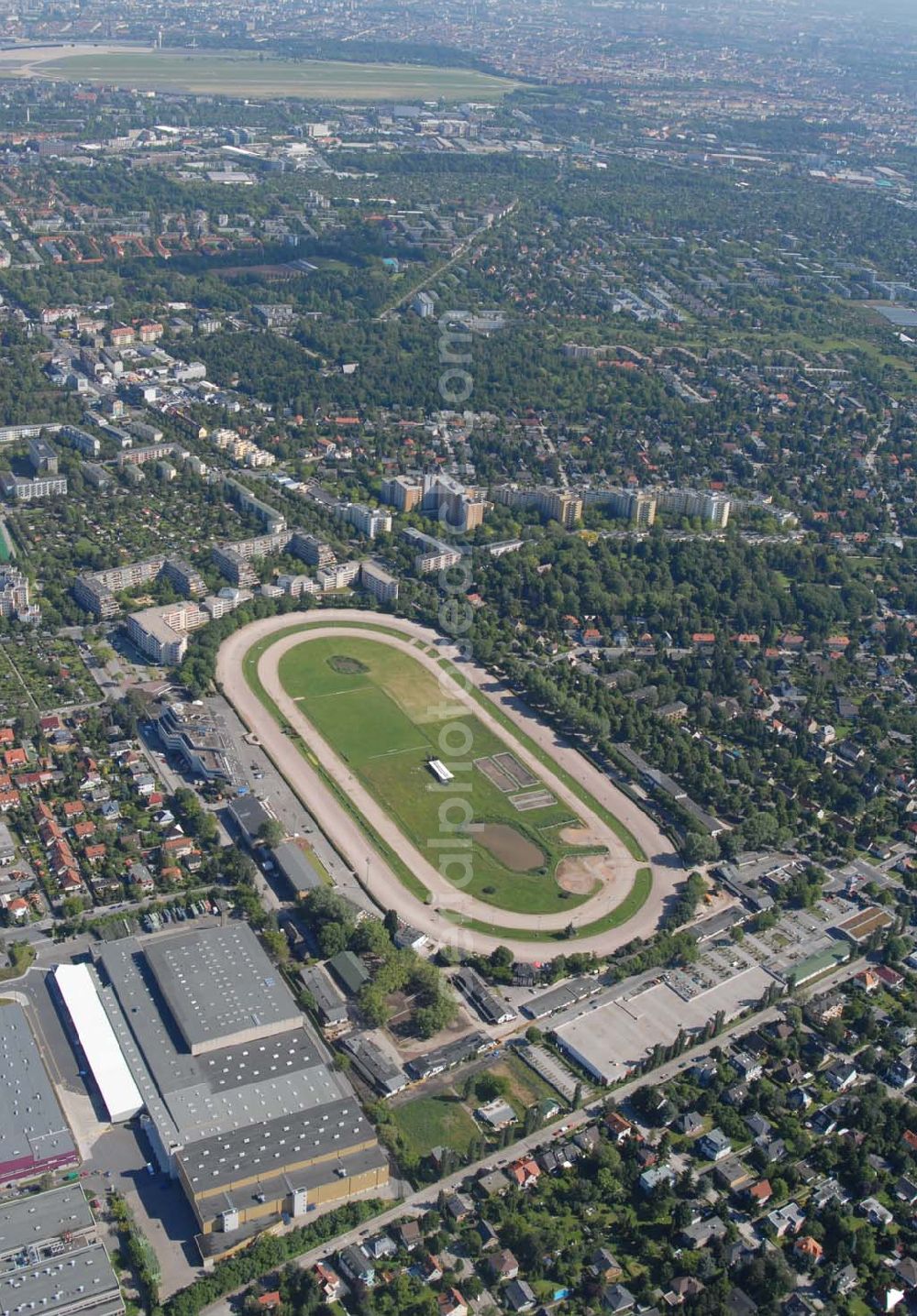 Berlin from above - Blick auf die Trabrennbahn in Berlin-Mariendorf. (Berliner Trabrenn-Verein e.V., Mariendorfer Damm 222, 12107 Berlin, btv@berlintrab.de, Tel.: 030-7401212, Fax: 030-7401211)