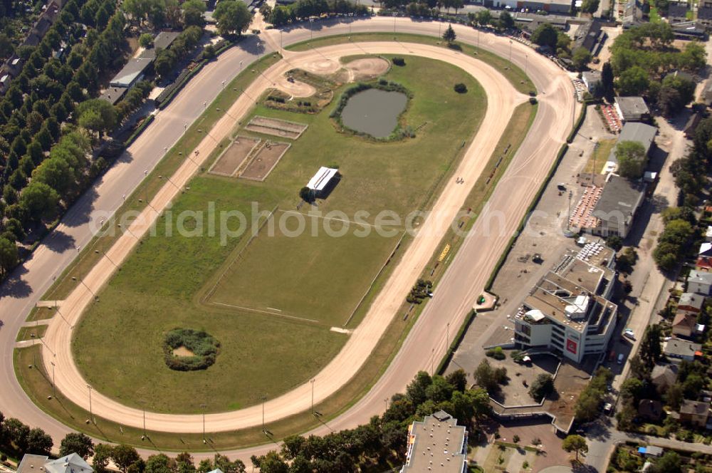 Berlin from above - Blick auf die Trabrennbahn Mariendorf. Das größte jährliche Ereignis ist die Derby-Woche. Adresse: Mariendorfer Damm 222-298, 12107 Berlin Tempelhof-Schöneberg,Tel. +49 (0)30 7 40 12 12 ; Fax (0)30 7 40 12 11, Email: btv@berlintrab.de