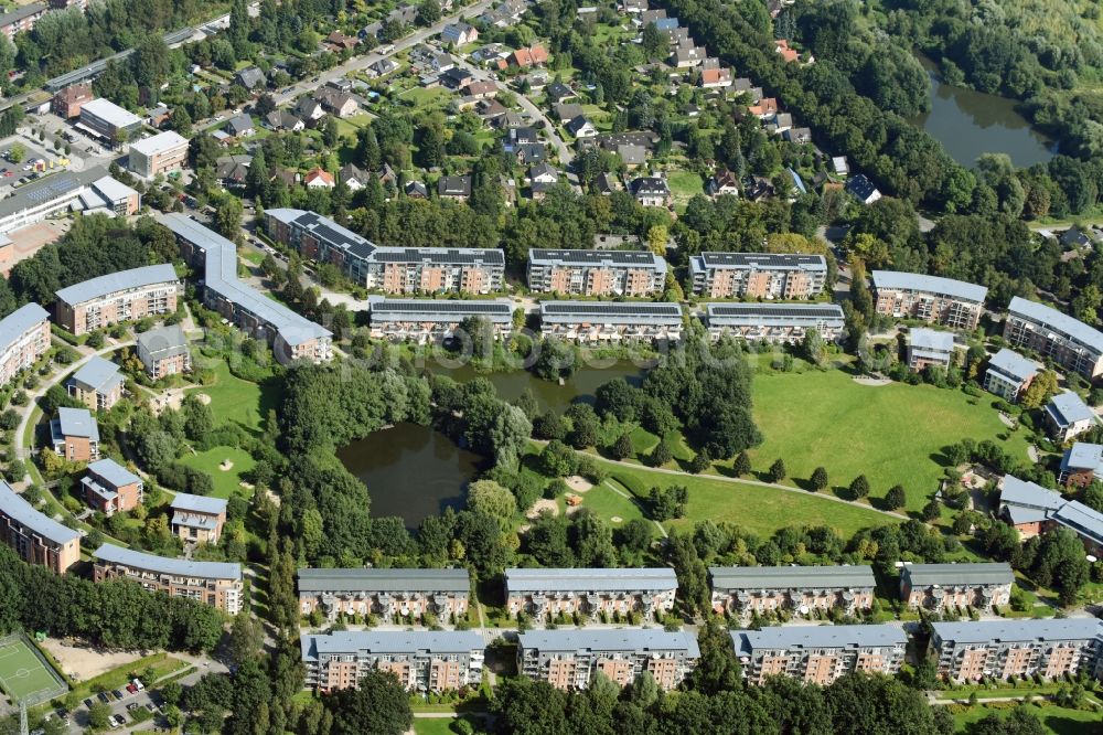 Hamburg from above - View of the residential area Wohnpark im Gruenen at the area of the former harness racing track Farmsen at Max-Herz-Ring in the district Farmsen-Berne in Hamburg