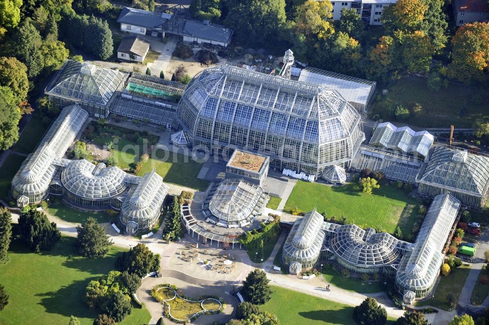 Aerial photograph Berlin - View of tropical house in the botanical garden in Steglitz, Berlin