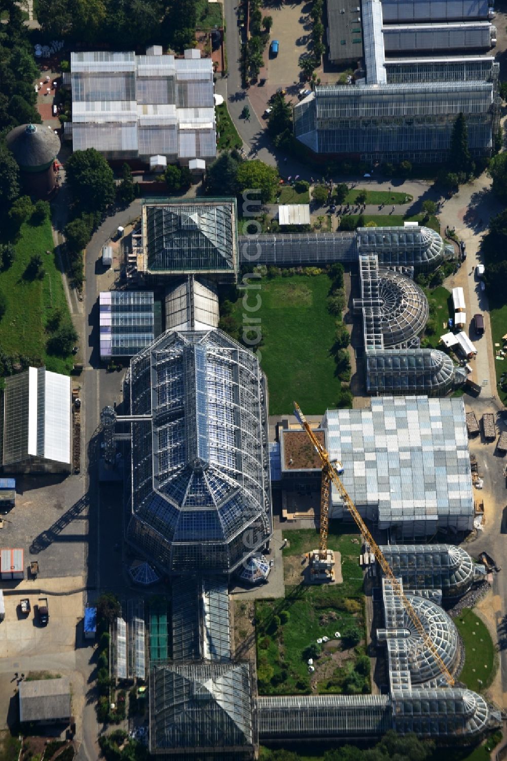 Aerial photograph Berlin - View of tropical house in the botanical garden in Steglitz, Berlin