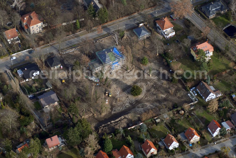 Aerial photograph Potsdam-Babelsberg - Blick auf den Umbau des ehemaligen Anwesens der Filmhochschule Potsdam in ein Wohnhaus an der Rosa-Luxemburg Strasse 24