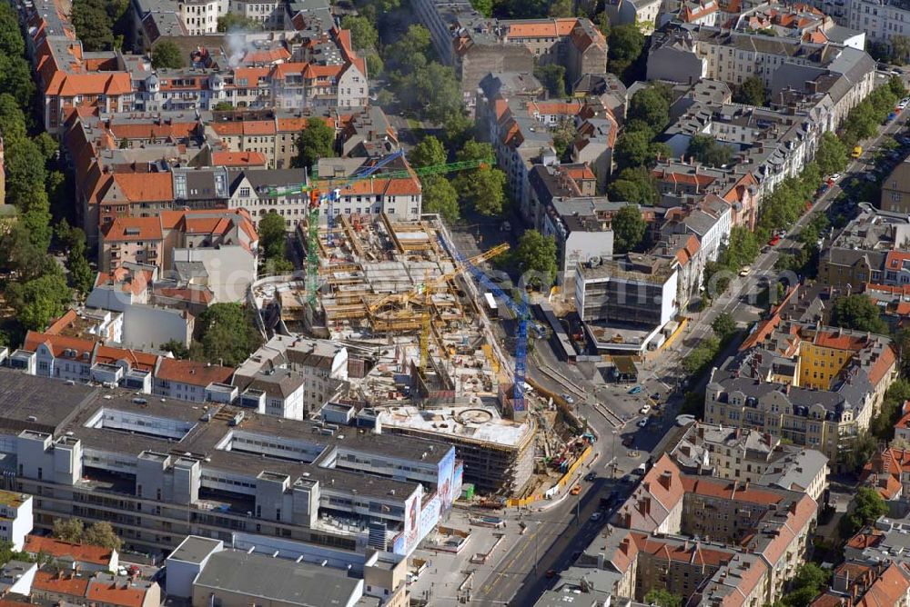 Aerial photograph Berlin-Steglitz - Blick auf die Umbau- und Erweiterungsbauarbeiten am FORUM STEGLITZ.Verwaltung: Donaldsons Deutschland GmbH & Co. KG Kochstraße 22,10969 Berlin, info@forum-steglitz.deHeiner Hutmacher, Tel: 030/7929066, heiner.hutmacher@donaldsons.de Investor: Hammerson Group, Verwaltung: Donaldsons Deutschland GmbH & Co. KG,Kochstraße 22,10969 Berlin