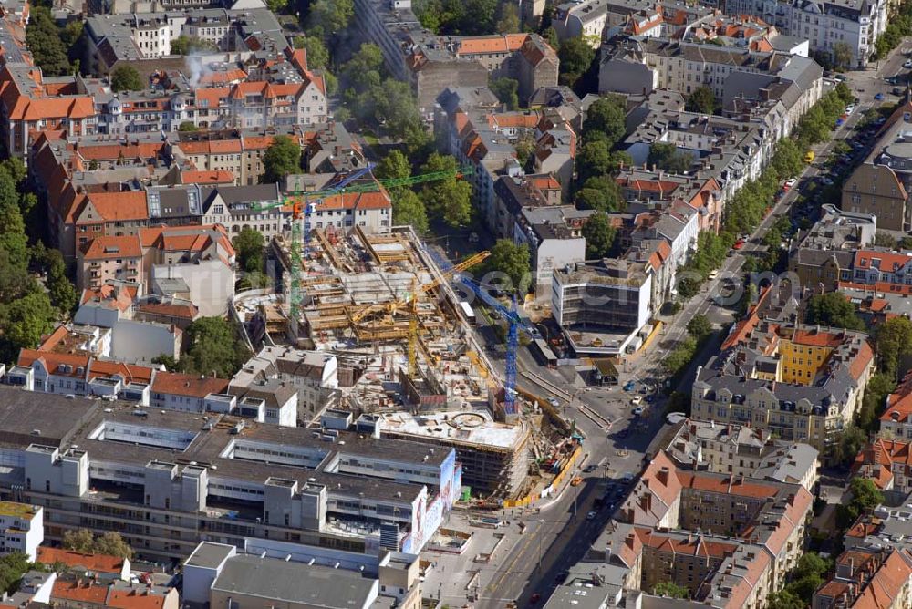 Berlin-Steglitz from above - Blick auf die Umbau- und Erweiterungsbauarbeiten am FORUM STEGLITZ.Verwaltung: Donaldsons Deutschland GmbH & Co. KG Kochstraße 22,10969 Berlin, info@forum-steglitz.deHeiner Hutmacher, Tel: 030/7929066, heiner.hutmacher@donaldsons.de Investor: Hammerson Group, Verwaltung: Donaldsons Deutschland GmbH & Co. KG,Kochstraße 22,10969 Berlin