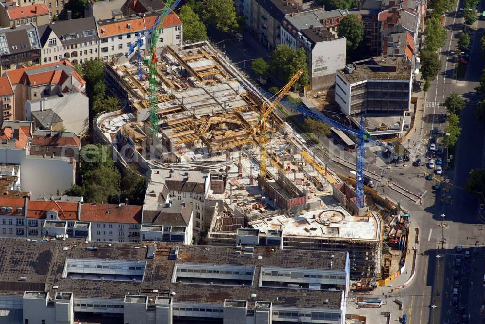 Aerial image Berlin-Steglitz - Blick auf die Umbau- und Erweiterungsbauarbeiten am FORUM STEGLITZ.Verwaltung: Donaldsons Deutschland GmbH & Co. KG Kochstraße 22,10969 Berlin, info@forum-steglitz.deHeiner Hutmacher, Tel: 030/7929066, heiner.hutmacher@donaldsons.de Investor: Hammerson Group, Verwaltung: Donaldsons Deutschland GmbH & Co. KG,Kochstraße 22,10969 Berlin