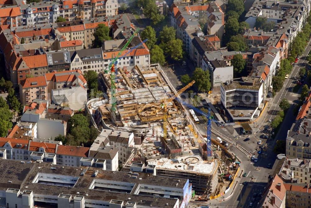 Berlin-Steglitz from above - Blick auf die Umbau- und Erweiterungsbauarbeiten am FORUM STEGLITZ.Verwaltung: Donaldsons Deutschland GmbH & Co. KG Kochstraße 22,10969 Berlin, info@forum-steglitz.deHeiner Hutmacher, Tel: 030/7929066, heiner.hutmacher@donaldsons.de Investor: Hammerson Group, Verwaltung: Donaldsons Deutschland GmbH & Co. KG,Kochstraße 22,10969 Berlin