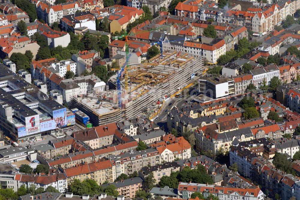 Aerial image Berlin-Steglitz - Blick auf die Umbau- und Erweiterungsbauarbeiten am FORUM STEGLITZ.Verwaltung: Donaldsons Deutschland GmbH & Co. KG Kochstraße 22,10969 Berlin, info@forum-steglitz.deHeiner Hutmacher, Tel: 030/7929066, heiner.hutmacher@donaldsons.de Investor: Hammerson Group, Verwaltung: Donaldsons Deutschland GmbH & Co. KG,Kochstraße 22,10969 Berlin