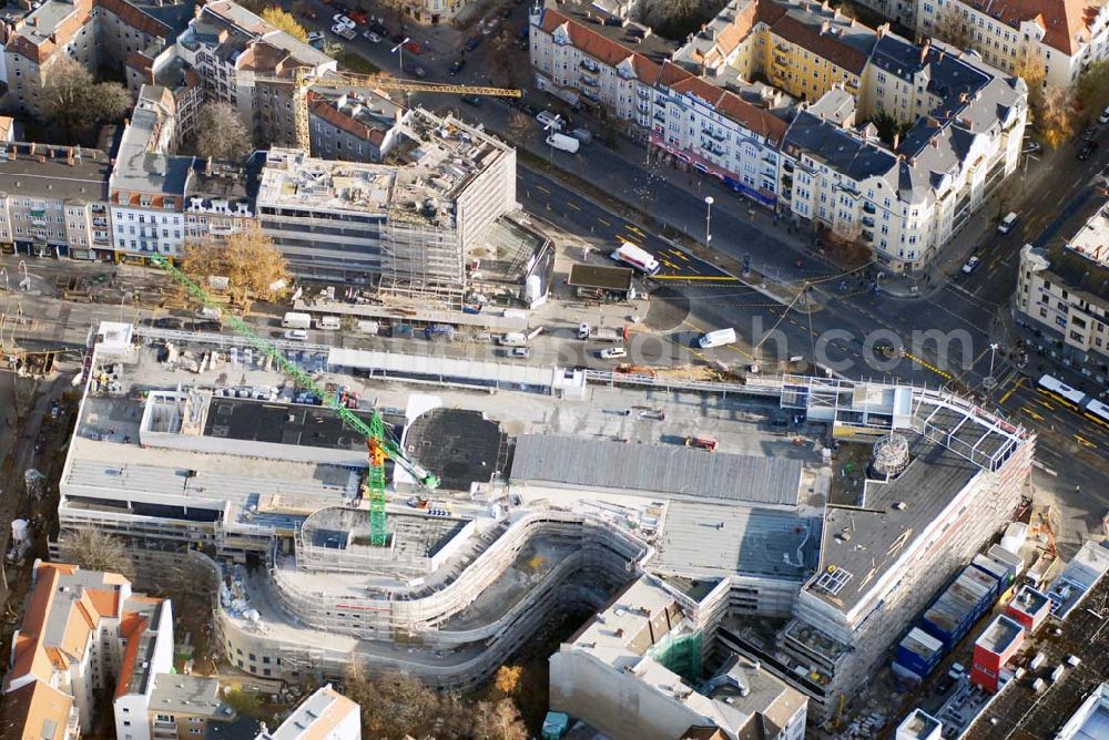 Aerial photograph Berlin Steglitz - Blick auf die Umbau- und Erweiterungsbauarbeiten am FORUM STEGLITZ KG - Grundstücksgesellschaft Schloßstraße 1/2 mbH & Co. Schloßstraße 1, 12163 Berlin -