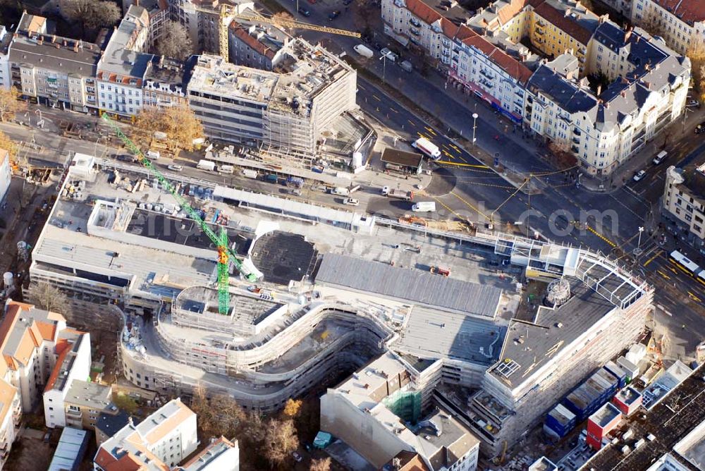 Berlin Steglitz from above - Blick auf die Umbau- und Erweiterungsbauarbeiten am FORUM STEGLITZ KG - Grundstücksgesellschaft Schloßstraße 1/2 mbH & Co. Schloßstraße 1, 12163 Berlin -