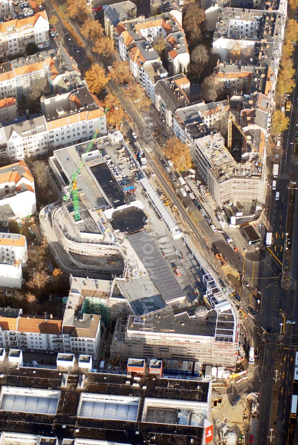 Aerial photograph Berlin Steglitz - Blick auf die Umbau- und Erweiterungsbauarbeiten am FORUM STEGLITZ KG - Grundstücksgesellschaft Schloßstraße 1/2 mbH & Co. Schloßstraße 1, 12163 Berlin -