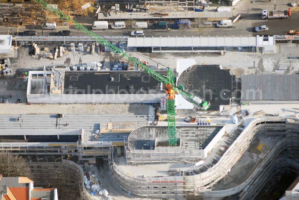 Berlin Steglitz from above - Blick auf die Umbau- und Erweiterungsbauarbeiten am FORUM STEGLITZ KG - Grundstücksgesellschaft Schloßstraße 1/2 mbH & Co. Schloßstraße 1, 12163 Berlin -