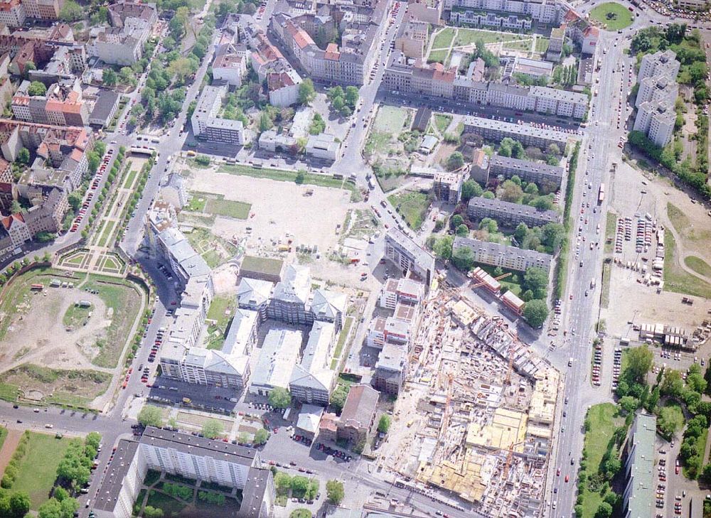 Berlin from the bird's eye view: Renovations on the former border strip / wall area located at the city park on Michael's Church in destrict Kreuzberg