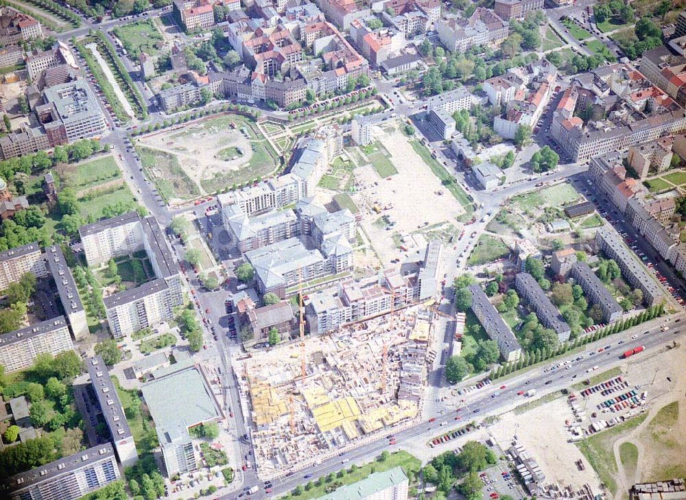 Aerial image Berlin - Renovations on the former border strip / wall area located at the city park on Michael's Church in destrict Kreuzberg