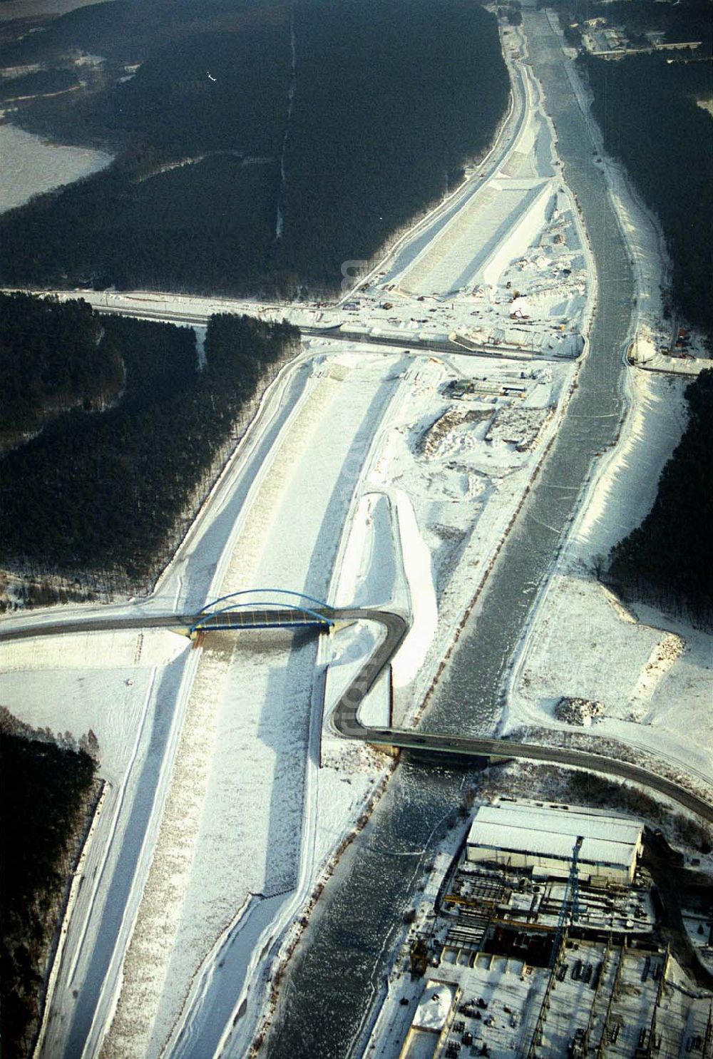 Aerial photograph Eberswalde / Brandenburg - 24.01.2006 Eberswalde: Umleitungsarbeiten am Oder-Havel-Kanal zu Eberswalde im Unterquerbereich der Eisenbahnlinie nach Stralsund. Ein Projekt der Wasser- und Schifffahrtdirektion Ost im Rahmen der Verkehrsprojekte Deutsche Einheit.