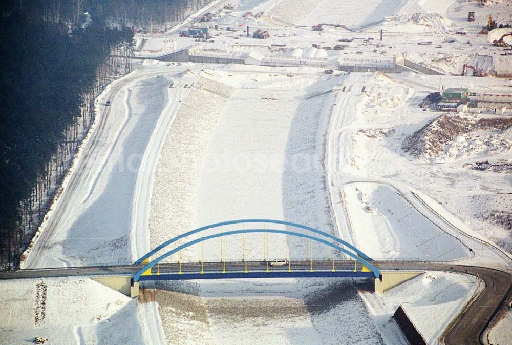 Aerial photograph Eberswalde / Brandenburg - 24.01.2006 Eberswalde: Umleitungsarbeiten am Oder-Havel-Kanal zu Eberswalde im Unterquerbereich der Eisenbahnlinie nach Stralsund. Ein Projekt der Wasser- und Schifffahrtdirektion Ost im Rahmen der Verkehrsprojekte Deutsche Einheit.