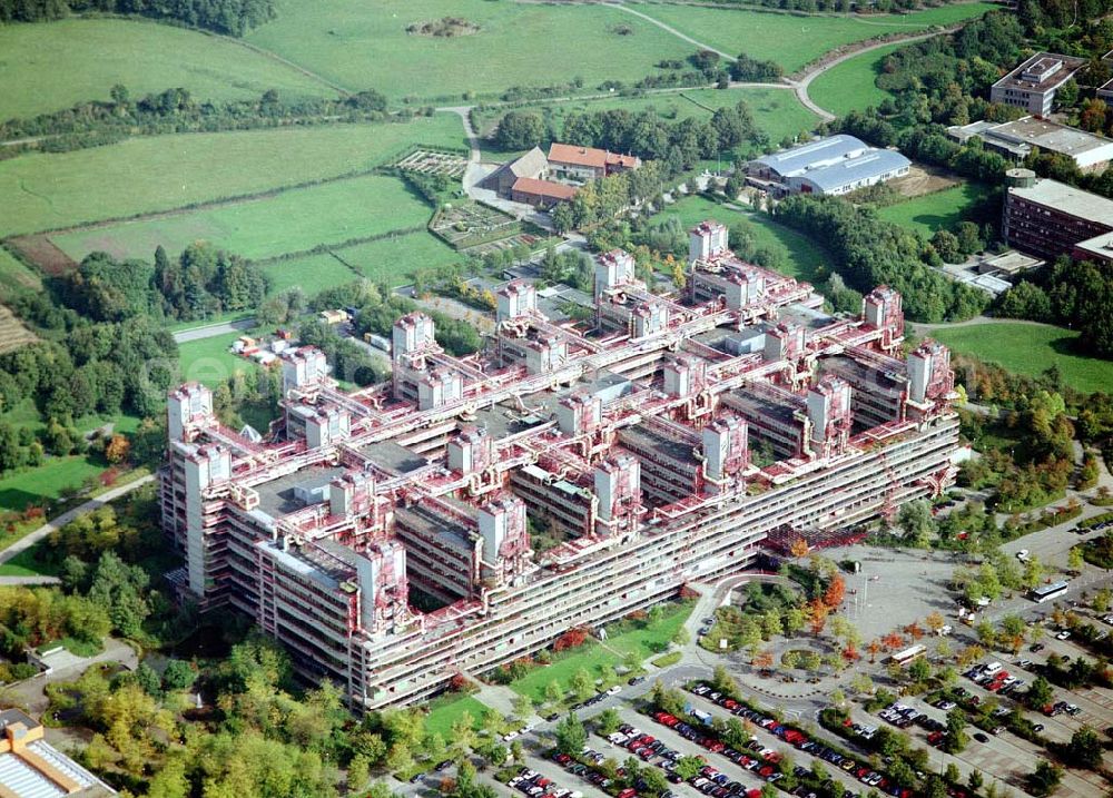 Aachen from the bird's eye view: Das Universitätsklinikum erfasst in seiner Einzigartigkeit unter einem Dach alle Einrichtungen zur Versorgung der Patienten, die gesamte Medizinische Fakultät und die Zahnmedizin zusammen. Pauwelsstraße 30; 52074 Aachen; Tel.: +49 241 800 /80 84444; E-Mail: info@ukaachen.de