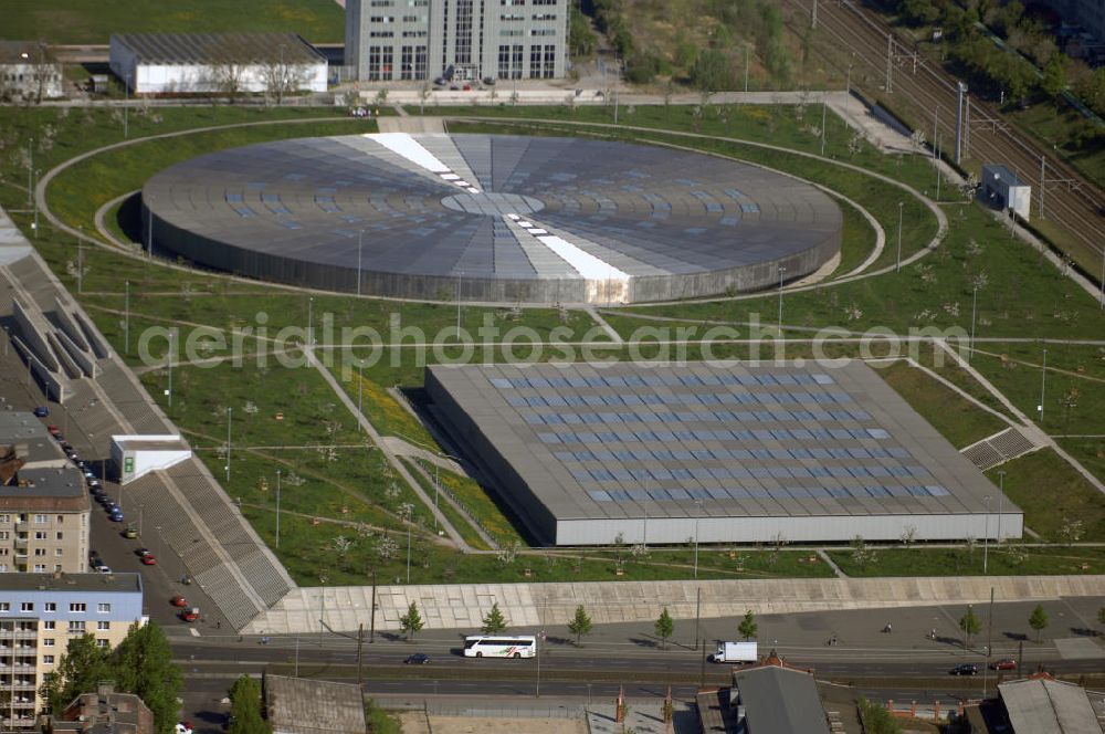 Aerial photograph Berlin - Blick auf das Velodroman in der Landsberger Allee in Berlin-Prenzlauer Berg. Errichtet durch die OSB-Sportstättenbau i.L.. Betreiber: Velomax Berlin Hallenbetriebs GmbH, Am Falkplatzm,10437 Berlin, Tel.: +49 (0)30 44 30 45 Fax +49 (0)30 44 30 47 09, info@velomax.de