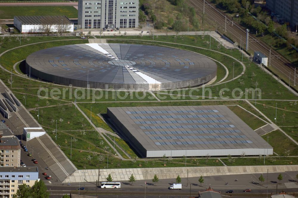 Berlin from above - Blick auf das Velodroman in der Landsberger Allee in Berlin-Prenzlauer Berg. Errichtet durch die OSB-Sportstättenbau i.L.. Betreiber: Velomax Berlin Hallenbetriebs GmbH, Am Falkplatzm,10437 Berlin, Tel.: +49 (0)30 44 30 45 Fax +49 (0)30 44 30 47 09, info@velomax.de