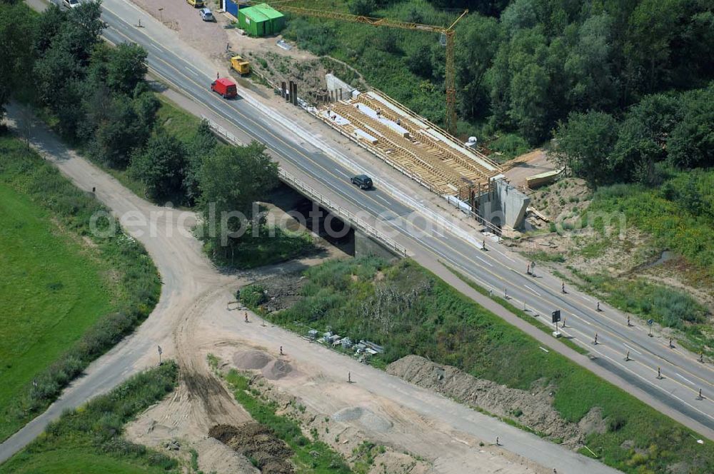 Dessau from the bird's eye view: Blick auf verschiedene Brückenbauwerke an der Baustelle zum Ausbau der B184 zwischen Dessau und Roßlau in Sachsen-Anhalt. Die B184 wird aufgrund des gestiegenen Verkehrsaufkommens 4-streifig über den Verlauf der Elbe hinweg ausgebaut.Bauherr ist der Landesbetrieb Bau Sachsen-Anhalt, die Projektleitung liegt bei SCHÜßLER-PLAN Berlin.