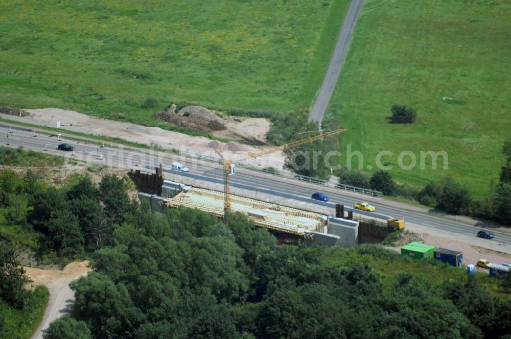 Aerial image Dessau - Blick auf verschiedene Brückenbauwerke an der Baustelle zum Ausbau der B184 zwischen Dessau und Roßlau in Sachsen-Anhalt. Die B184 wird aufgrund des gestiegenen Verkehrsaufkommens 4-streifig über den Verlauf der Elbe hinweg ausgebaut.Bauherr ist der Landesbetrieb Bau Sachsen-Anhalt, die Projektleitung liegt bei SCHÜßLER-PLAN Berlin.