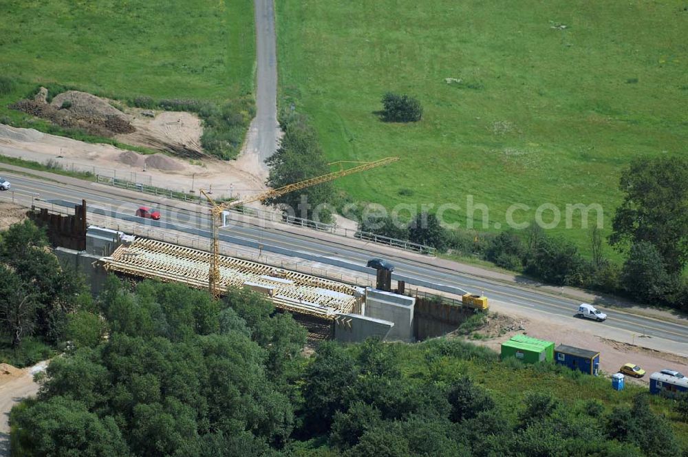 Aerial photograph Dessau - Blick auf verschiedene Brückenbauwerke an der Baustelle zum Ausbau der B184 zwischen Dessau und Roßlau in Sachsen-Anhalt. Die B184 wird aufgrund des gestiegenen Verkehrsaufkommens 4-streifig über den Verlauf der Elbe hinweg ausgebaut.Bauherr ist der Landesbetrieb Bau Sachsen-Anhalt, die Projektleitung liegt bei SCHÜßLER-PLAN Berlin.